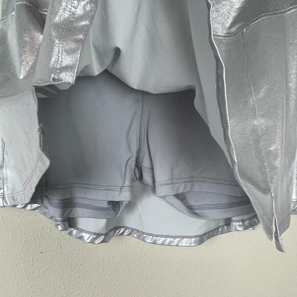 Sofibella Silver Metallic Skort Size L Tenniscore Athleisure Fairy Pickleball - Picture 7 of 7